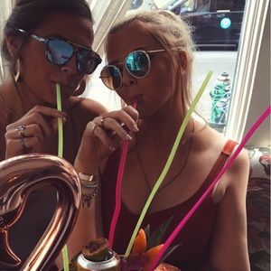 Meet your Posher, Ella